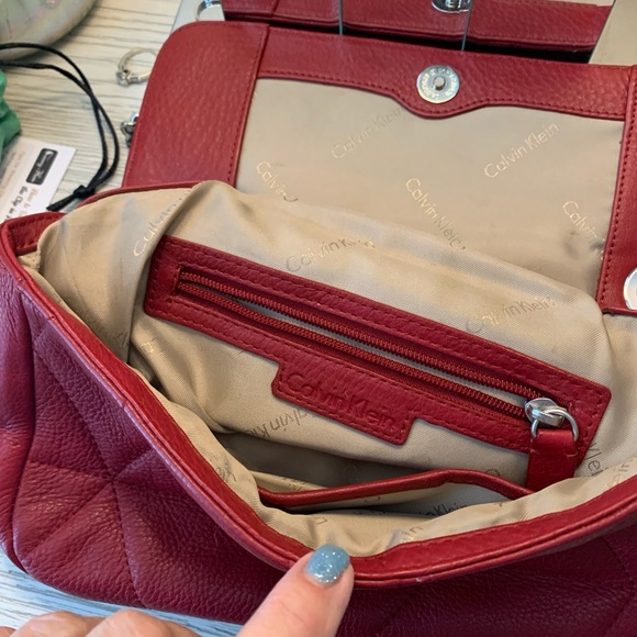 Calvin Klein red leather purse with chain strap - Picture 3 of 6